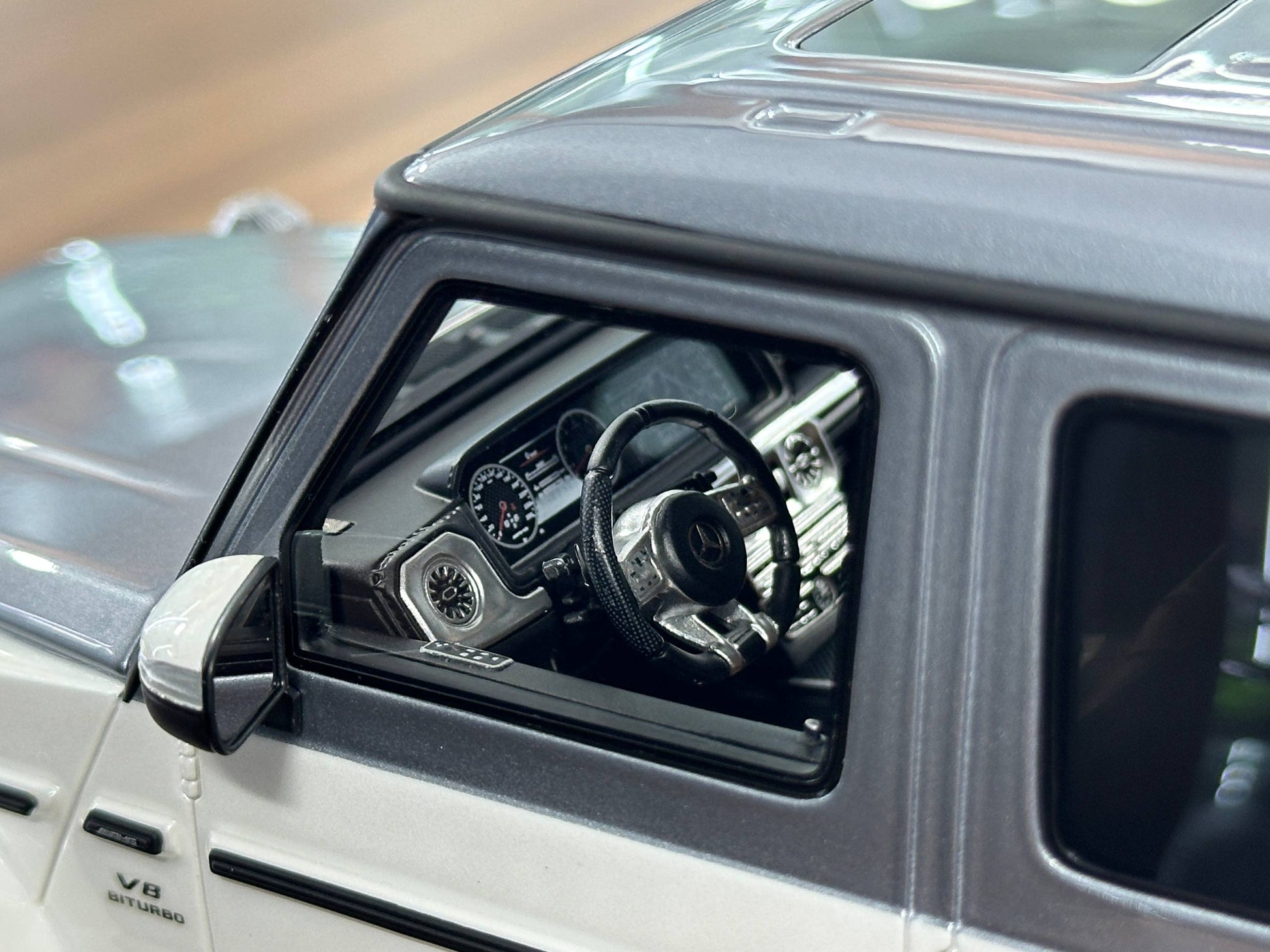  Mercedes-Benz AMG G 63 UAE Golden Jubilee Edition resin model car – Motor Helix 1:18 White Silver special number 01 of 99 Dubai edition