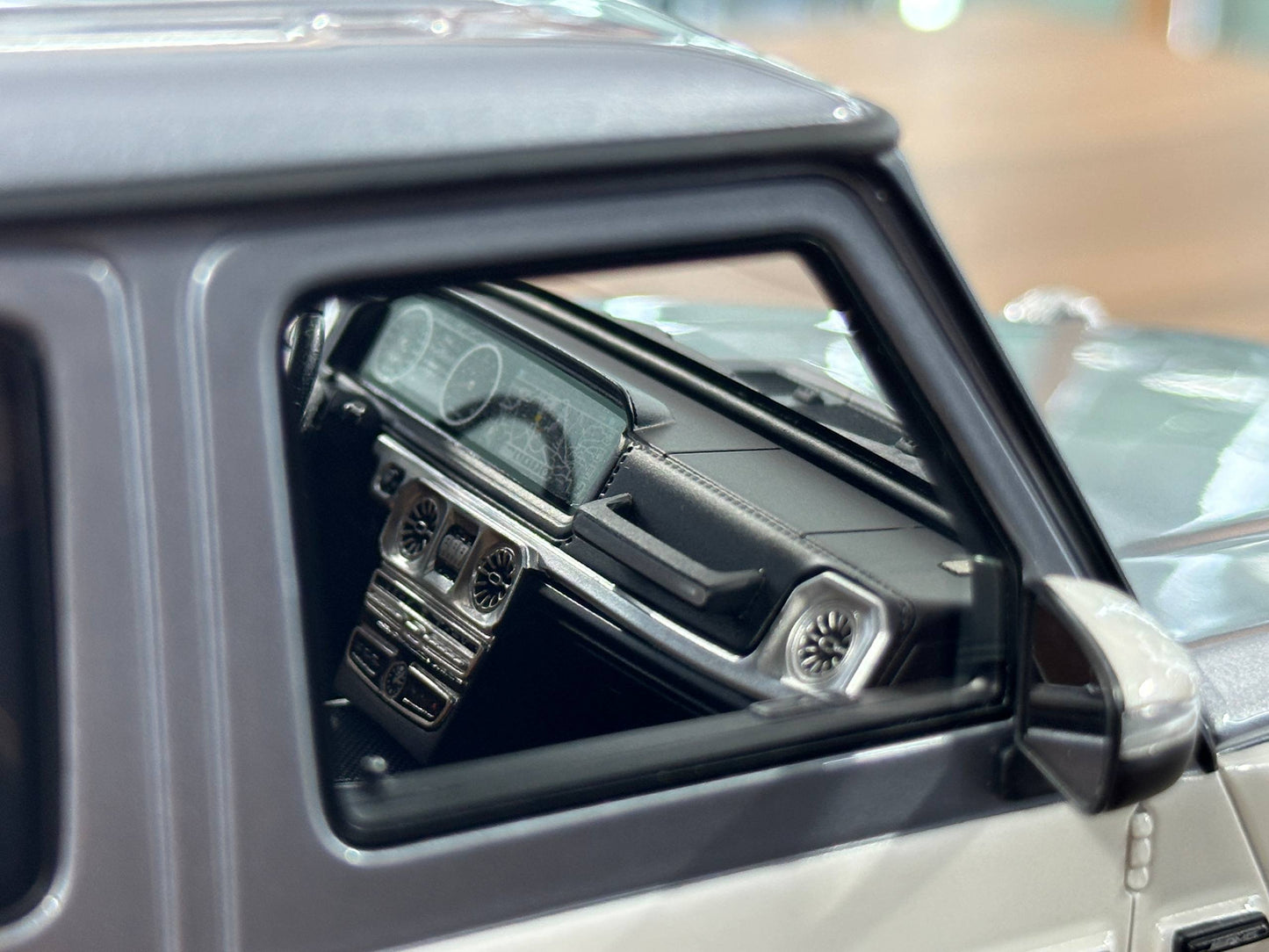  Mercedes-Benz AMG G 63 UAE Golden Jubilee Edition resin model car – Motor Helix 1:18 White Silver special number 01 of 99 Dubai edition