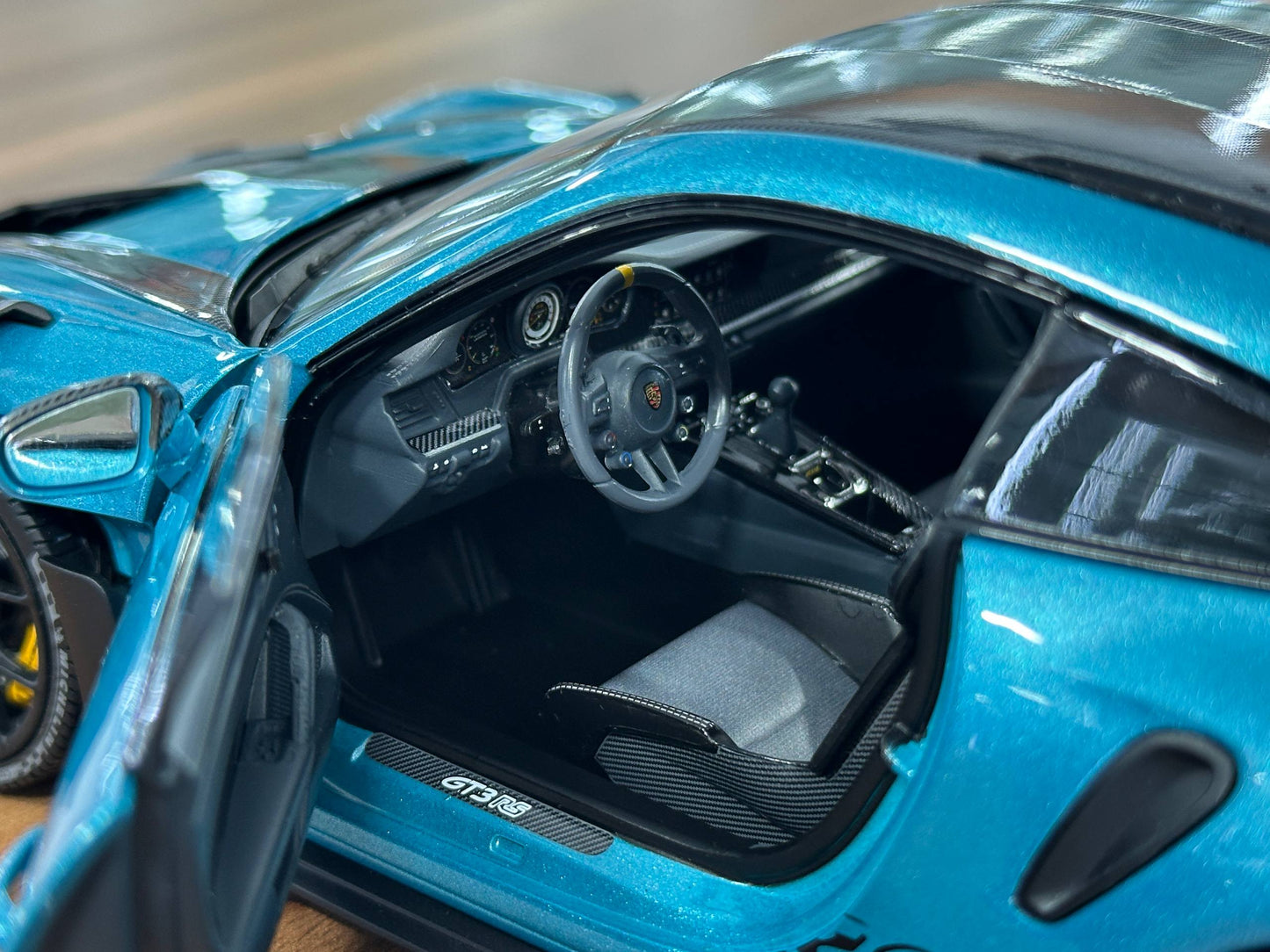 1/18 Diecast Porsche 911 GT3 RS (992, 2025) – Minichamps Dealer Edition (Ipanema Blue Metallic)