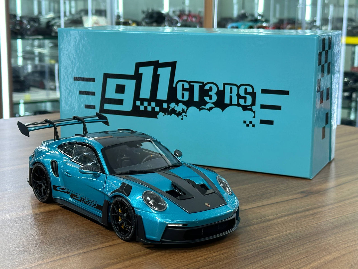 1/18 Diecast Porsche 911 GT3 RS (992, 2025) – Minichamps Dealer Edition (Ipanema Blue Metallic)