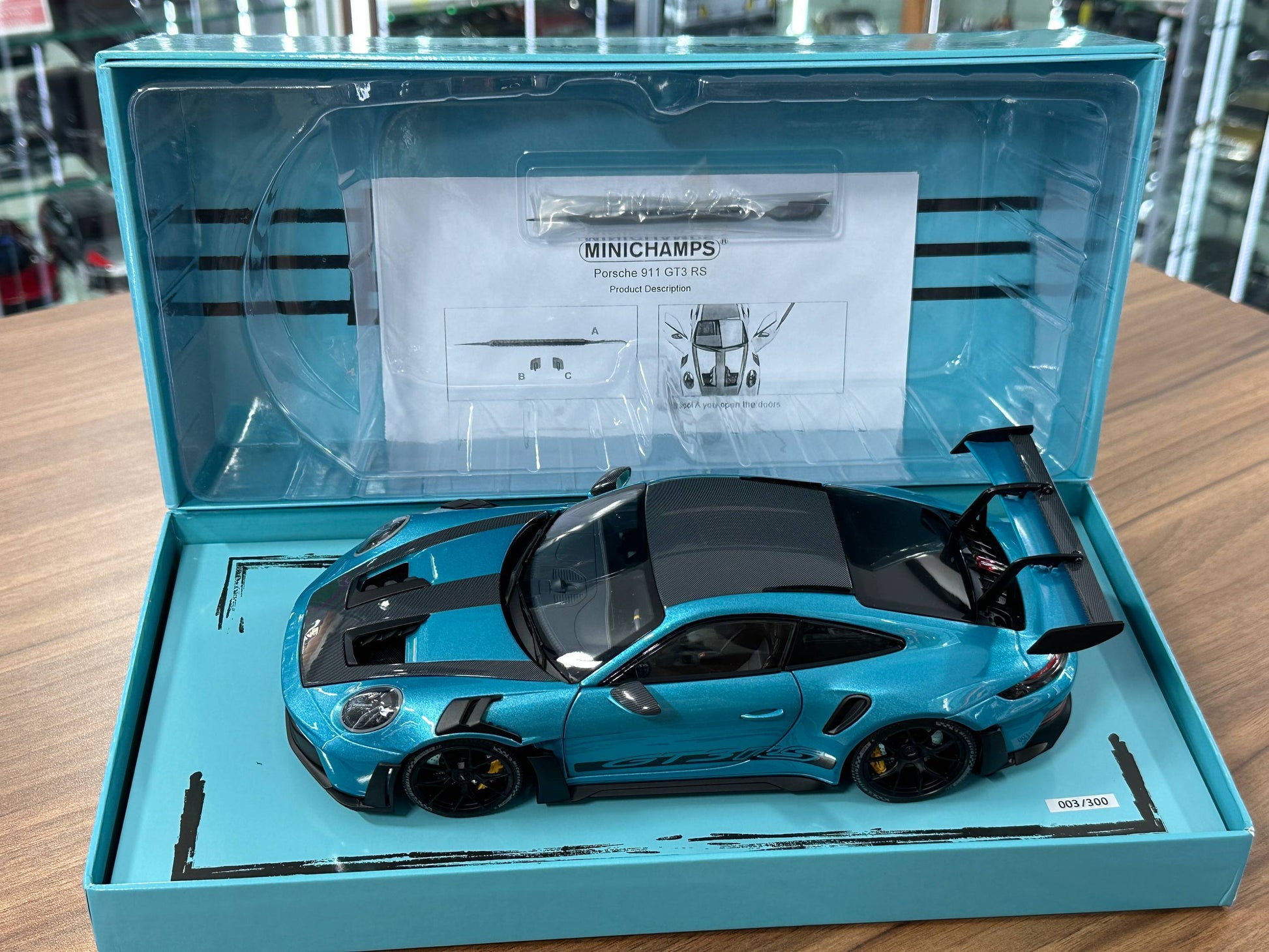 1/18 Diecast Porsche 911 GT3 RS (992, 2025) – Minichamps Dealer Edition (Ipanema Blue Metallic)