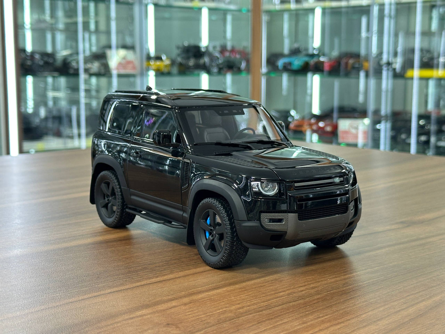 1/18 Diecast Land Rover Defender 90 (2020) – Almost Real (Santorini Black) - Dubai