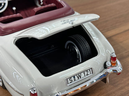 Mercedes-Benz 190 SL Cabriolet (W121, 1955–1963) diecast model car – Norev Dealer Edition 1:18 Pearl White full opening Dubai edition