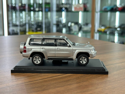 J‑Collection Nissan Patrol Y61 – Silver – 1:43 Diecast Model (without Box)
