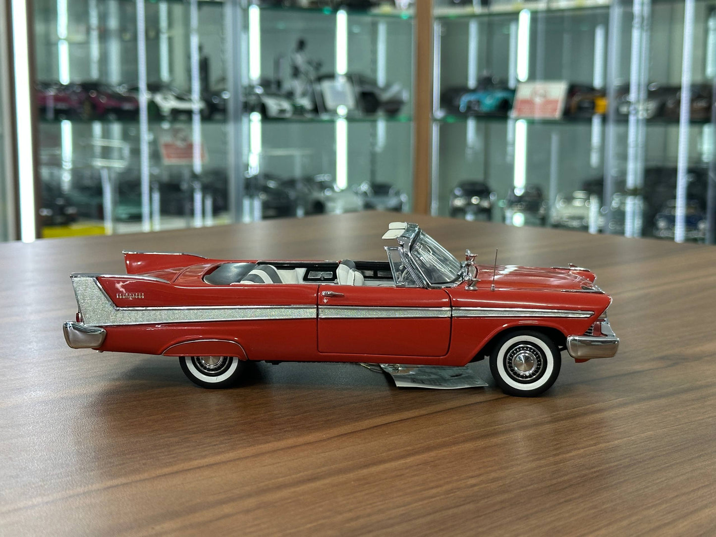 The Franklin Mint Plymouth Belvedere Convertible 1958 – Red – 1:24 Diecast Model (Full opening)