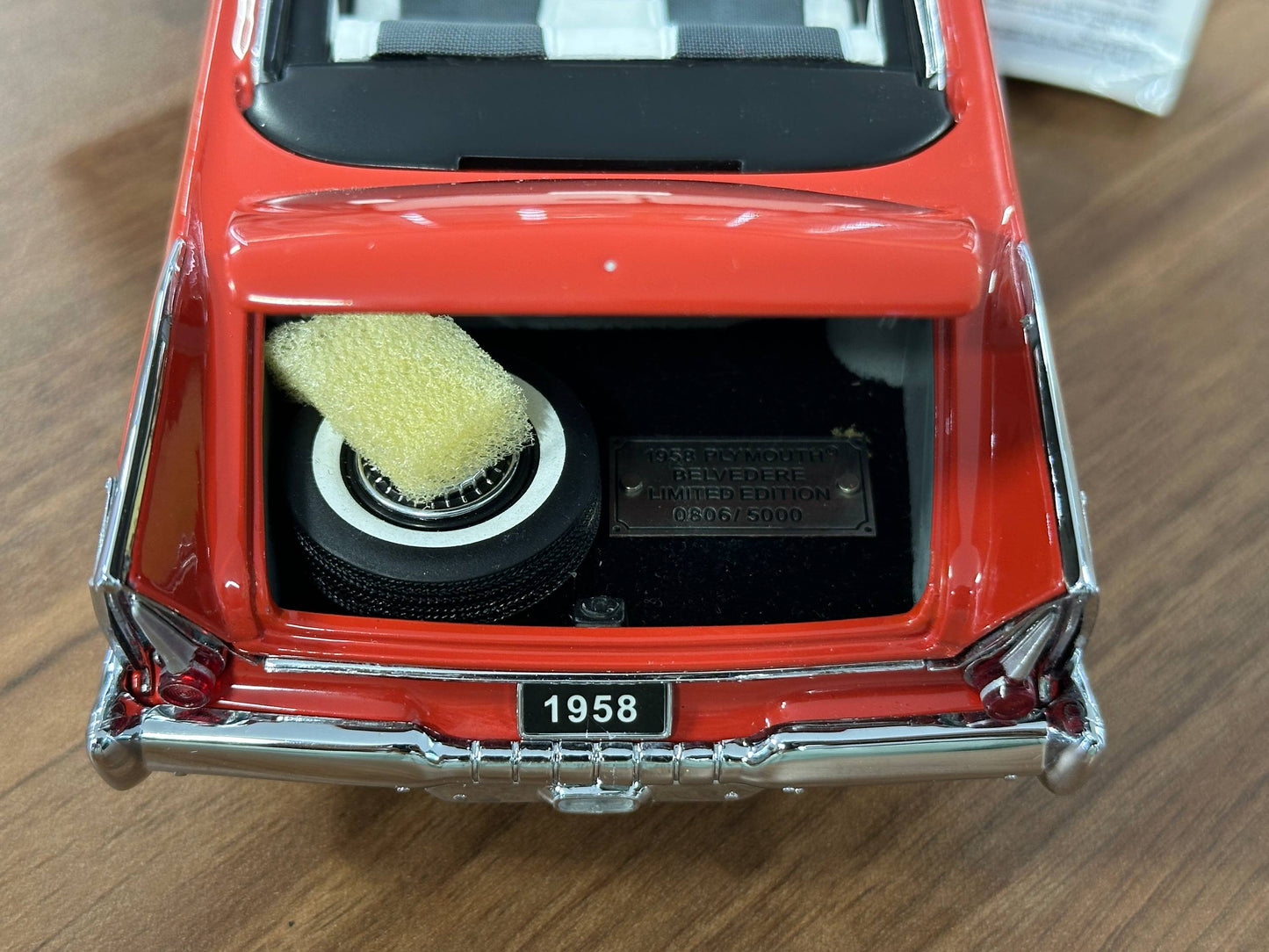 The Franklin Mint Plymouth Belvedere Convertible 1958 – Red – 1:24 Diecast Model (Full opening)