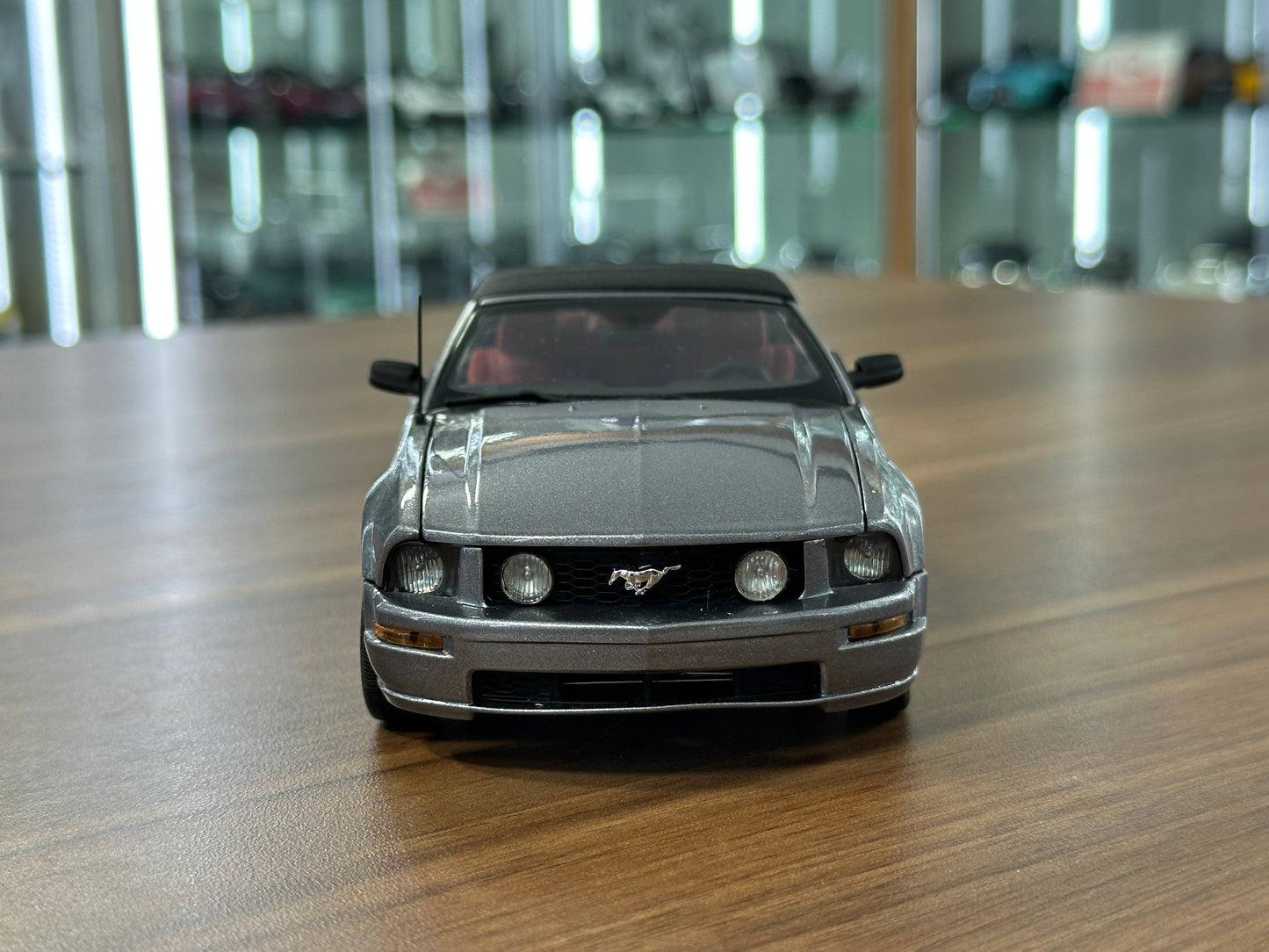 The Franklin Mint Ford Mustang Convertible 2007 – Smoke Grey – 1:24 Diecast Model (Full opening)