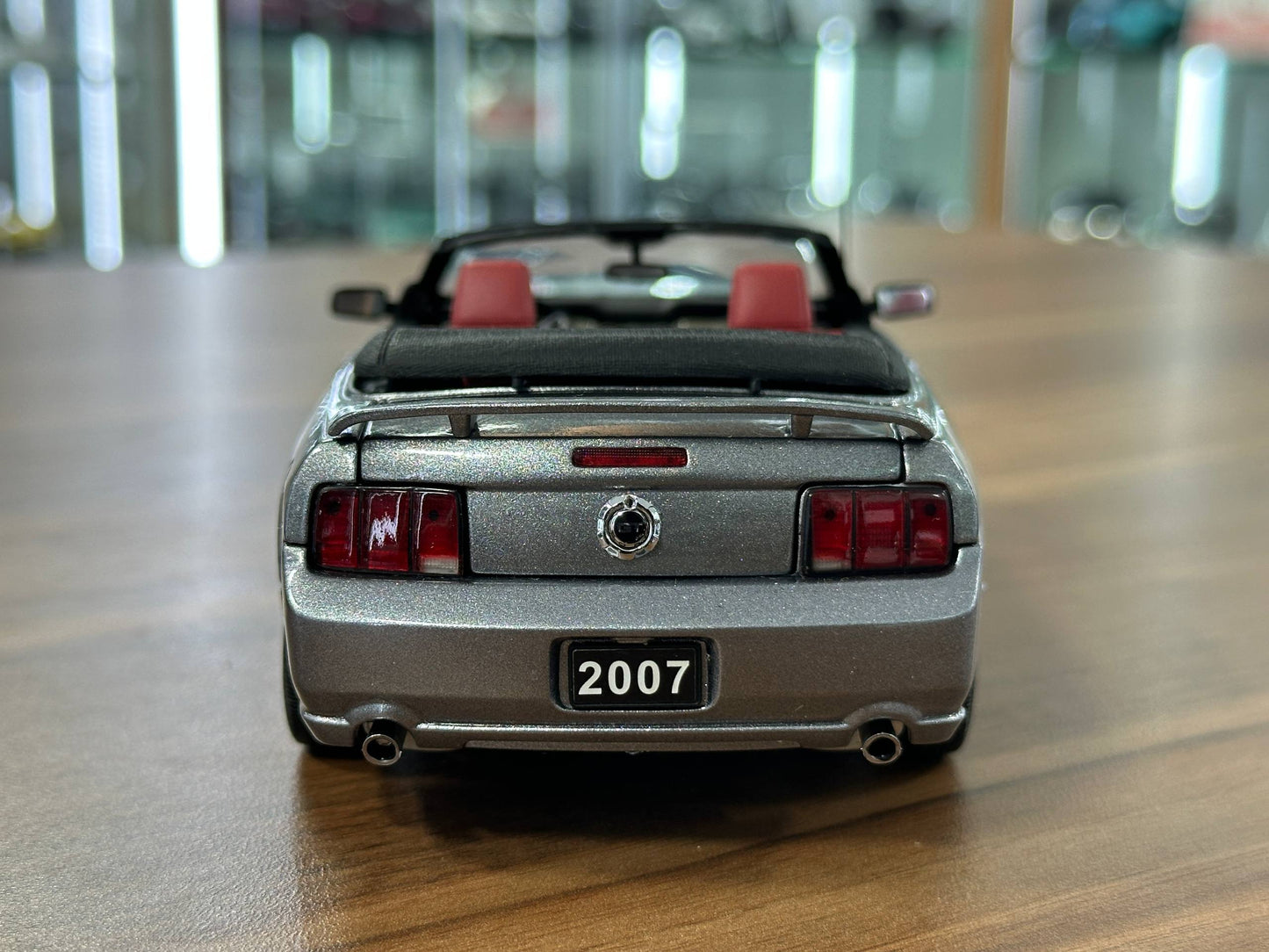 The Franklin Mint Ford Mustang Convertible 2007 – Smoke Grey – 1:24 Diecast Model (Full opening)