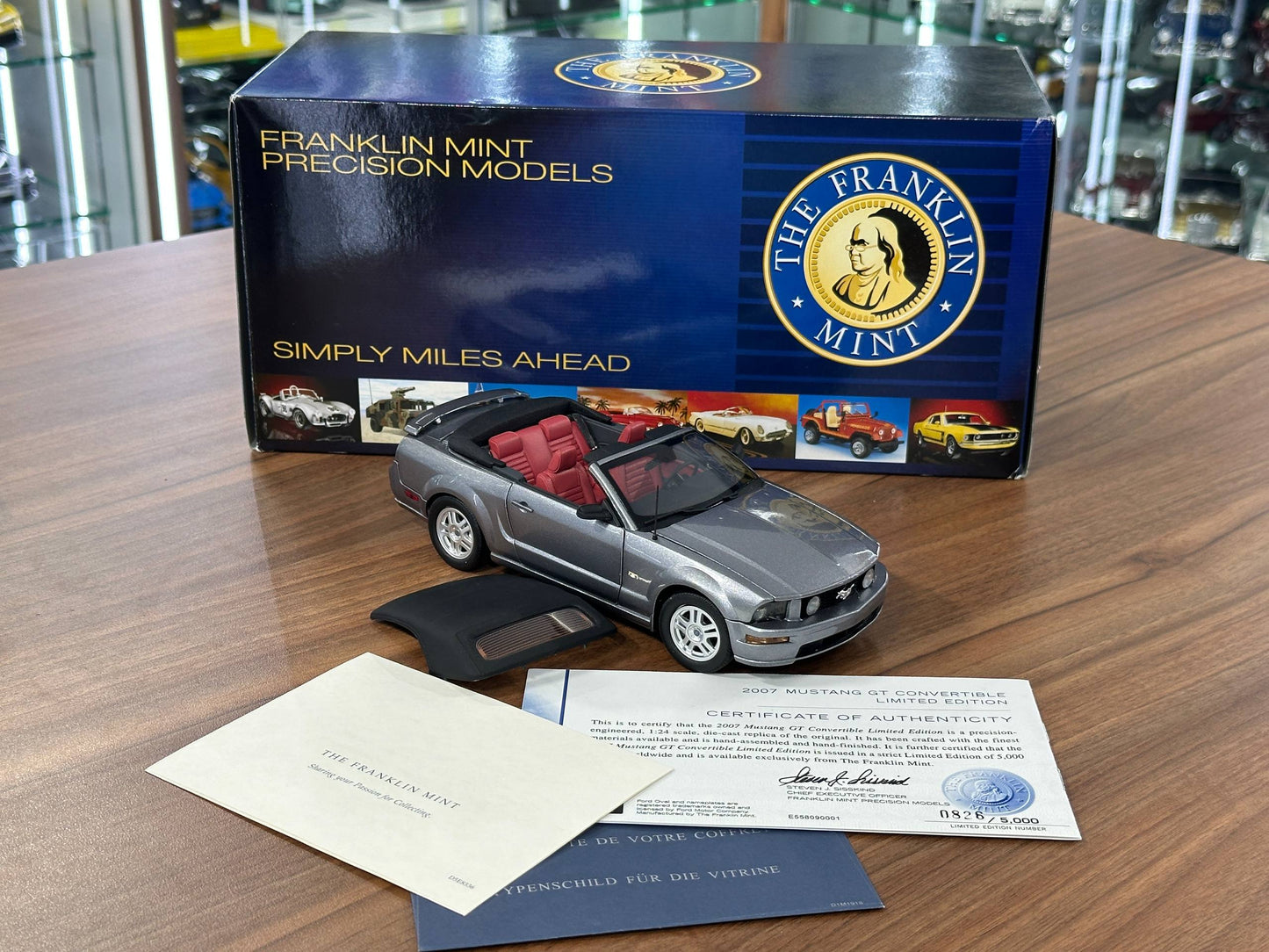 The Franklin Mint Ford Mustang Convertible 2007 – Smoke Grey – 1:24 Diecast Model (Full opening)