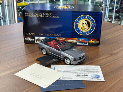The Franklin Mint Ford Mustang Convertible 2007 – Smoke Grey – 1:24 Diecast Model (Full opening)