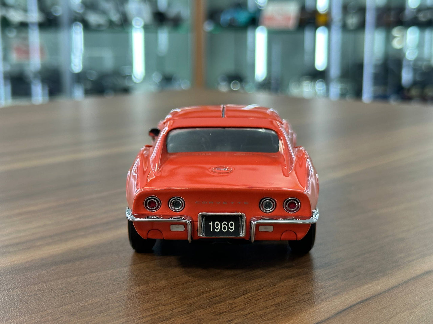 The Franklin Mint Chevrolet Corvette 1969 – Vermilion Red – 1:24 Diecast Model (Full opening)