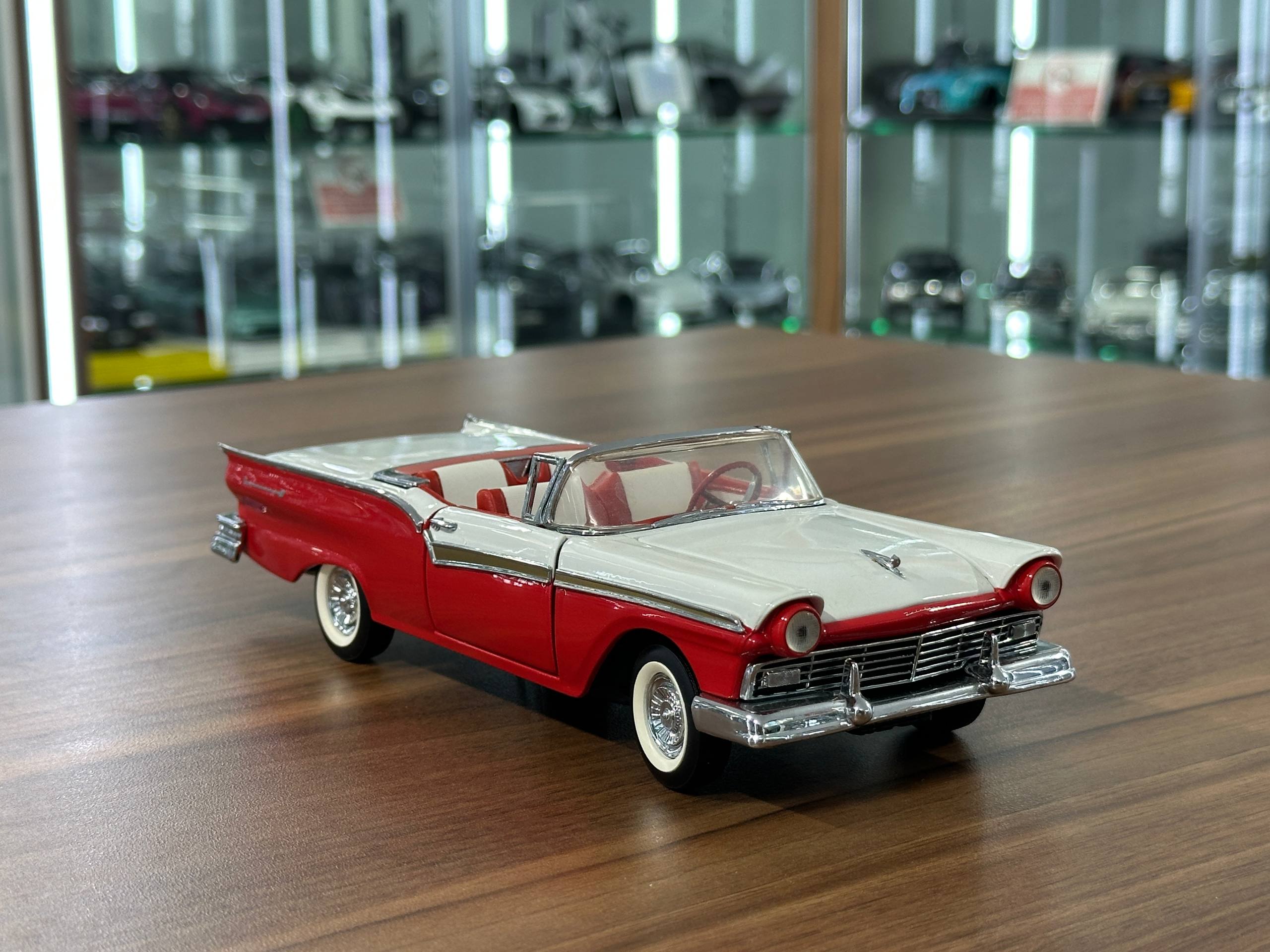 The Franklin Mint Ford Fairlane 500 Skyliner Convertible 1957
