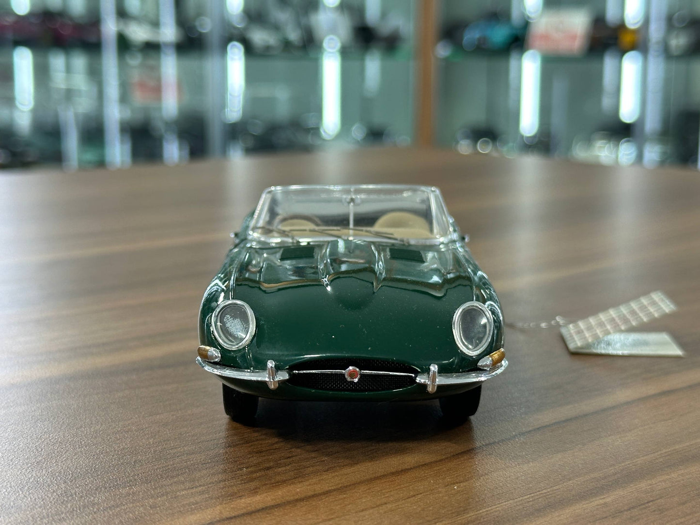 The Franklin Mint Jaguar E-Type 1961 – Dark Green – 1:24 Diecast Model (Full opening)