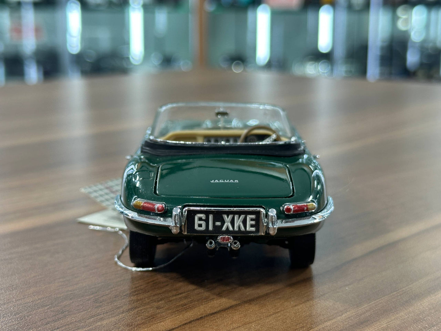 The Franklin Mint Jaguar E-Type 1961 – Dark Green – 1:24 Diecast Model (Full opening)