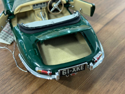 The Franklin Mint Jaguar E-Type 1961 – Dark Green – 1:24 Diecast Model (Full opening)