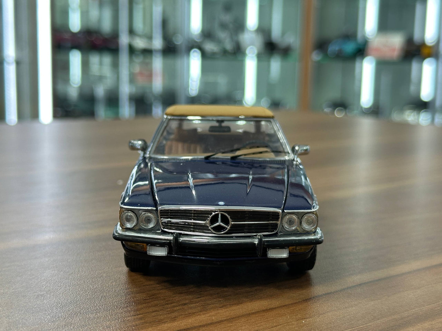 The Franklin Mint Mercedes-Benz SL 450 1973 – Blue – 1:24 Diecast Model (Full opening)