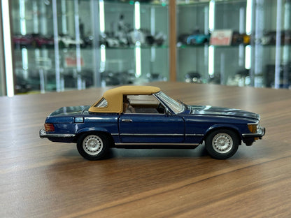 The Franklin Mint Mercedes-Benz SL 450 1973 – Blue – 1:24 Diecast Model (Full opening)