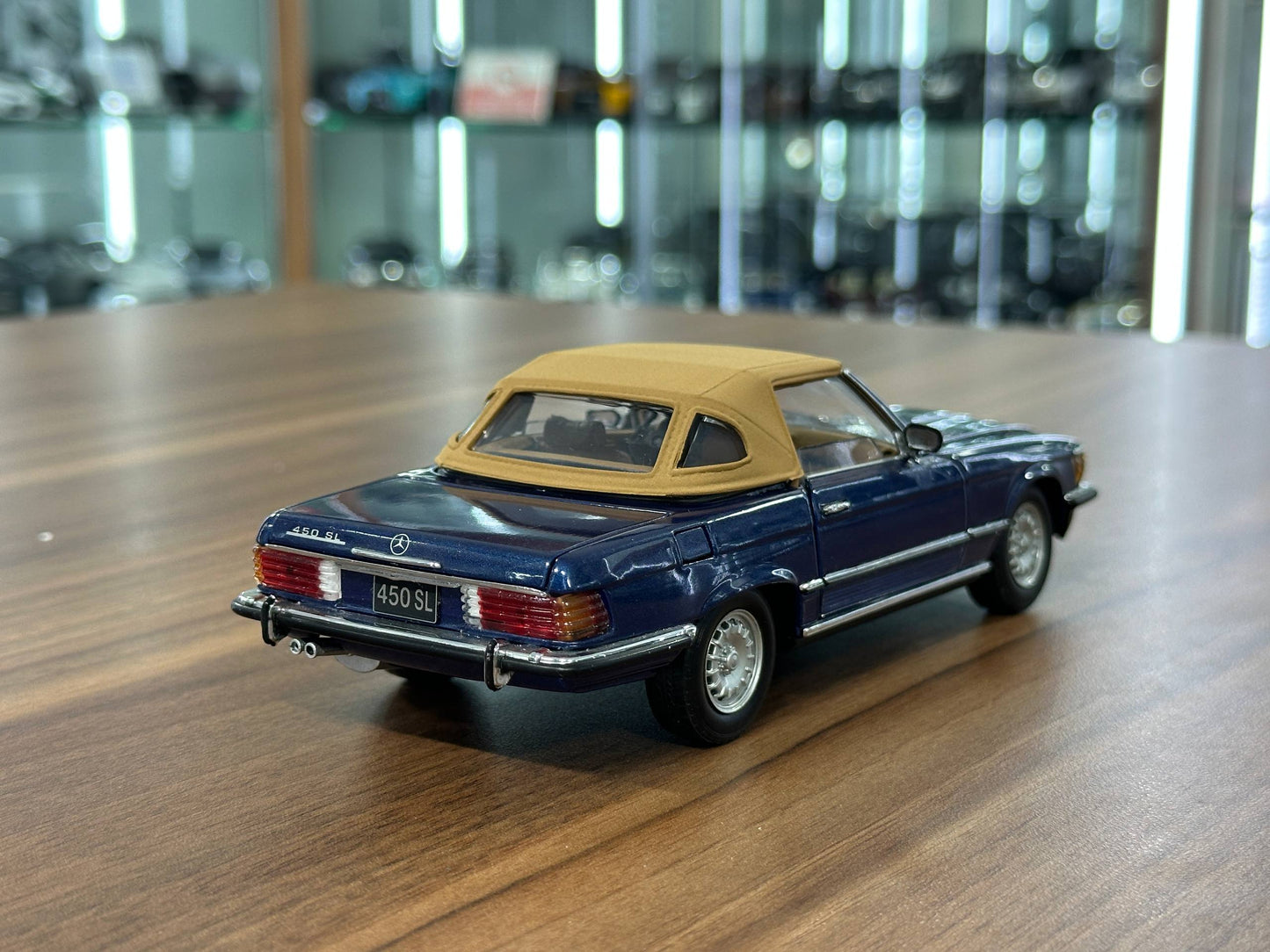 The Franklin Mint Mercedes-Benz SL 450 1973 – Blue – 1:24 Diecast Model (Full opening)