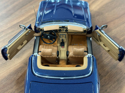 The Franklin Mint Mercedes-Benz SL 450 1973 – Blue – 1:24 Diecast Model (Full opening)