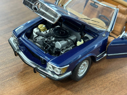 The Franklin Mint Mercedes-Benz SL 450 1973 – Blue – 1:24 Diecast Model (Full opening)