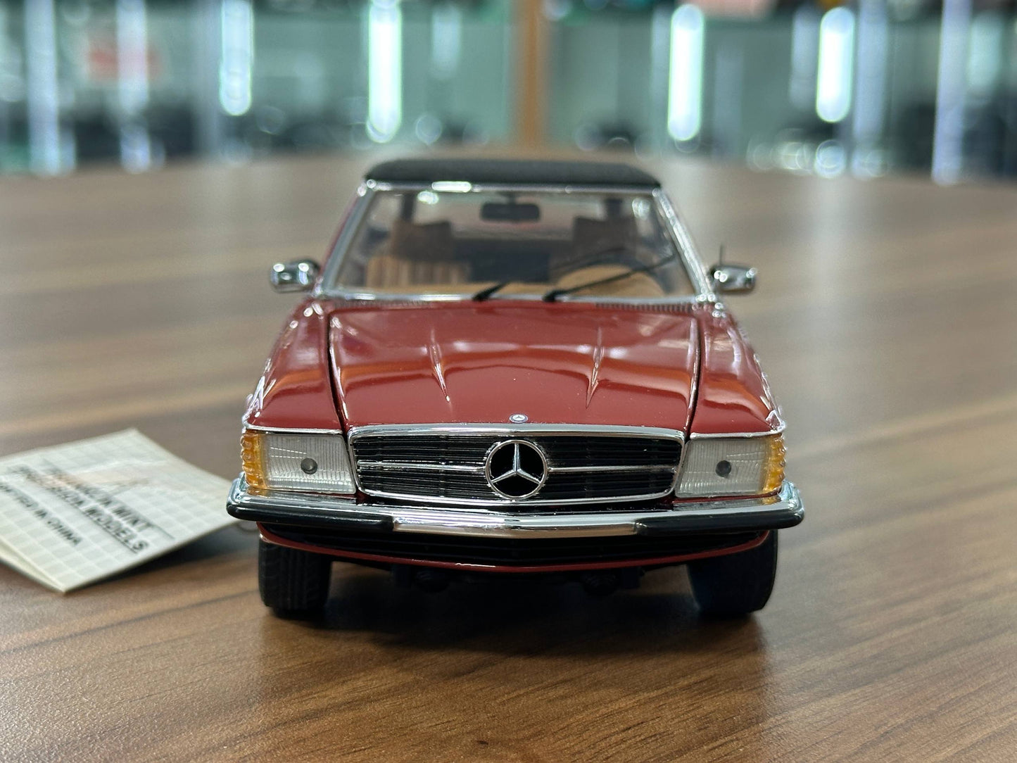 The Franklin Mint Mercedes-Benz SL 450 1973 – Brown – 1:24 Diecast Model (Full opening)