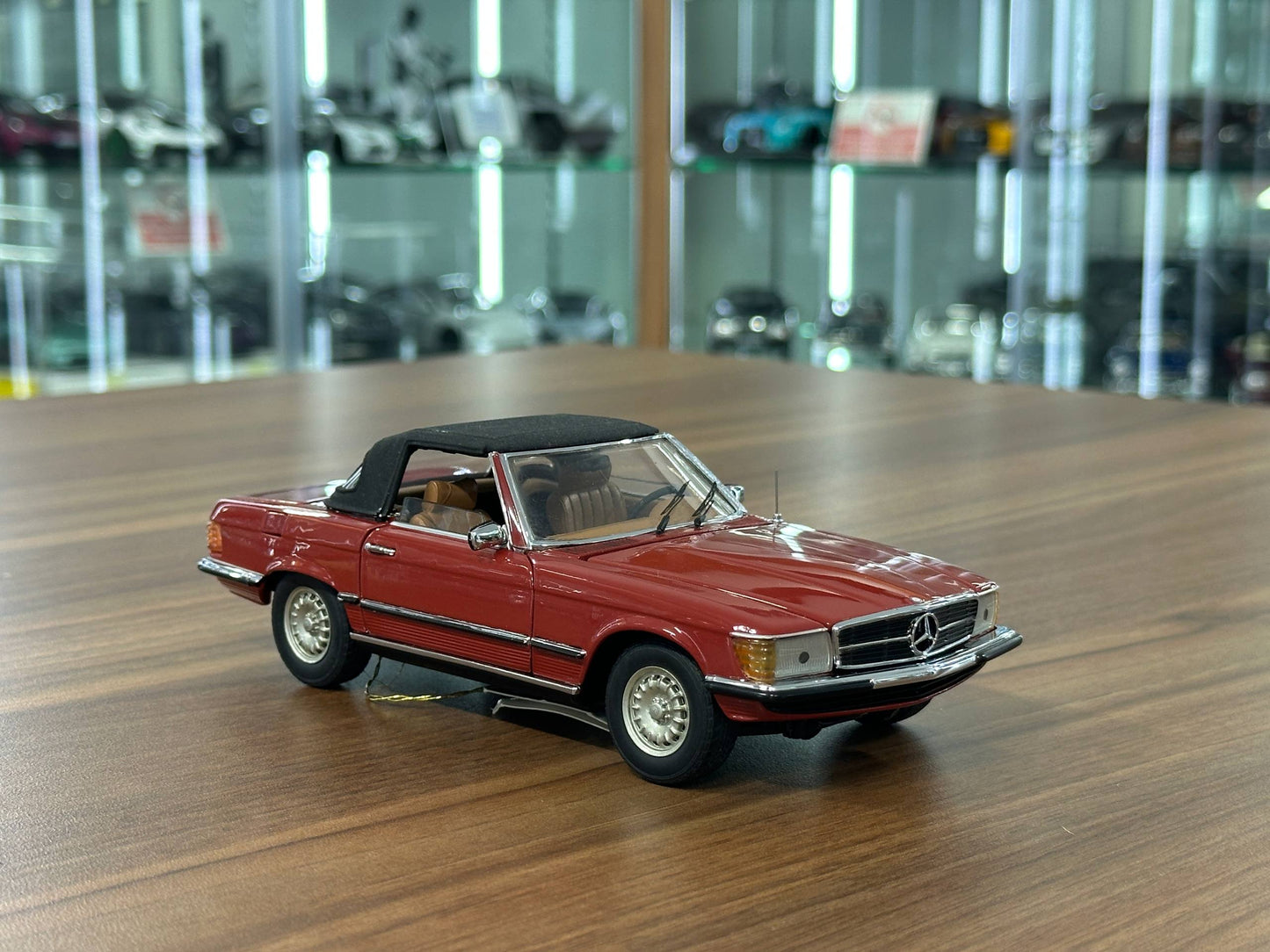 The Franklin Mint Mercedes-Benz SL 450 1973 – Brown – 1:24 Diecast Model (Full opening)