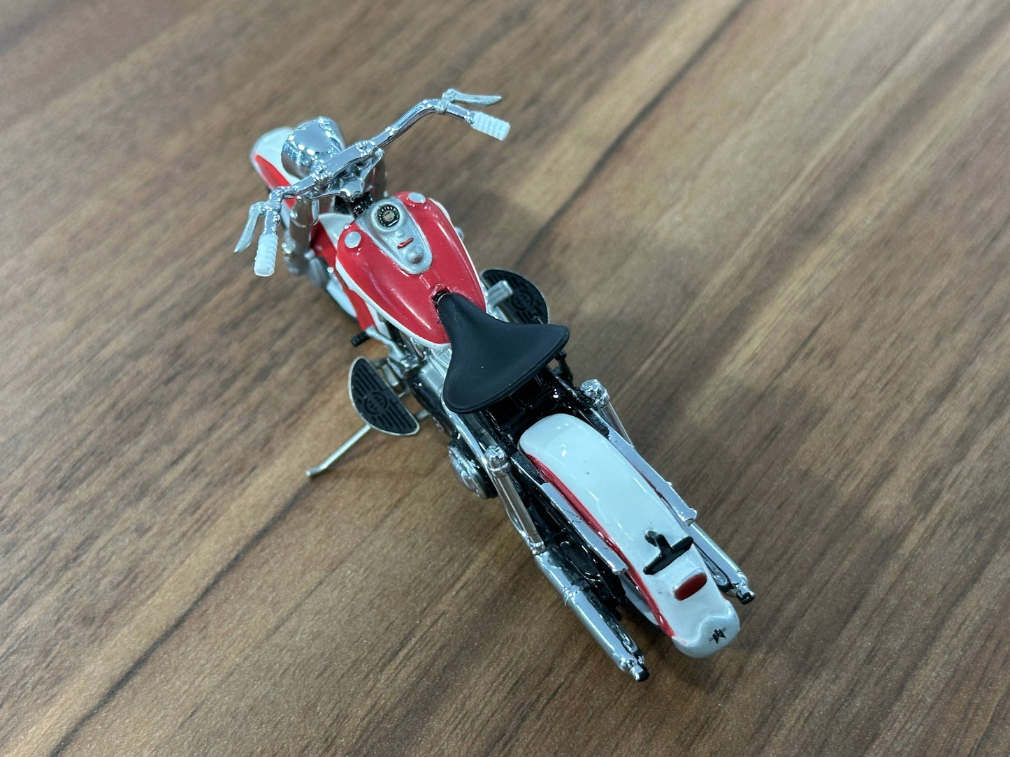 The Franklin Mint Harley Davidson Duo-Glide 1958 – Red and White – 1:24 Diecast Model (Full opening)