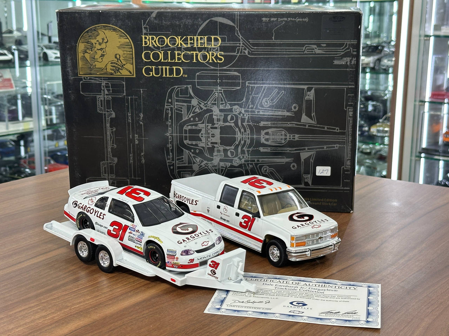 Brookfield Collectors Guild NASCAR Chevrolet Monte Carlo & Chevrolet Crew Cab 1995–1994 – Racing Livery Crew Cab & Trailer #31 – 1:24 Diecast Model (Full Opening, Limited Edition)