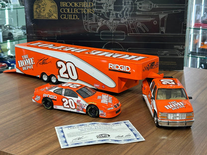 Brookfield Collectors Guild NASCAR Pontiac Grand Prix Race & GMC Crew Cab 1994 – Tony Stewart #20 The Home Depot Show Trailer & Stock Car – 1:24 Diecast Model (Full Opening, Limited Edition)