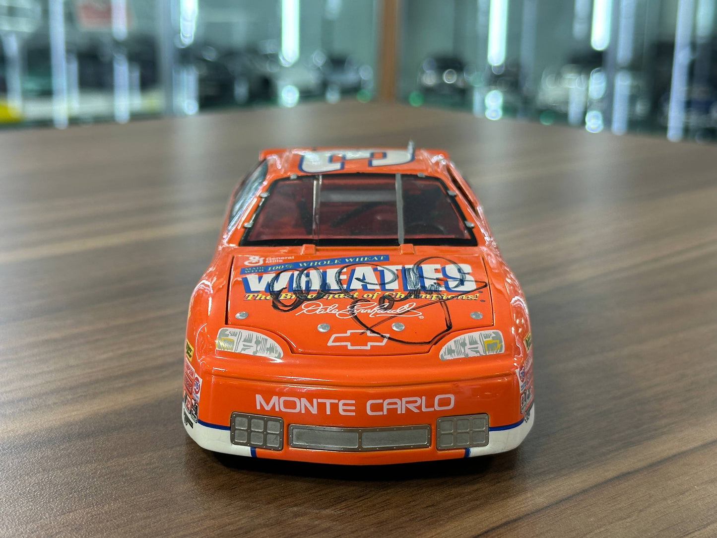 Action Racing Collectables NASCAR Chevrolet Monte Carlo Elite 1997 – Dale Earnhardt #3 Goodwrench Wheaties Orange – 1:24 Diecast Model (Full Opening, Limited Edition)