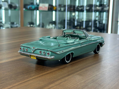 Chevrolet Impala 1961 1/24 Diecast – Seafoam Green – West Coast Precision Limited Edition