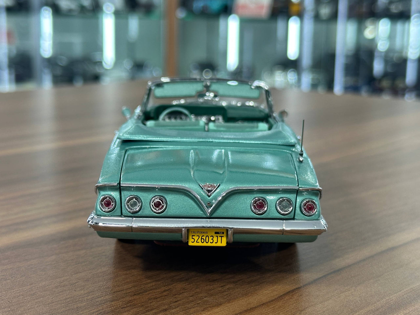 Chevrolet Impala 1961 1/24 Diecast – Seafoam Green – West Coast Precision Limited Edition