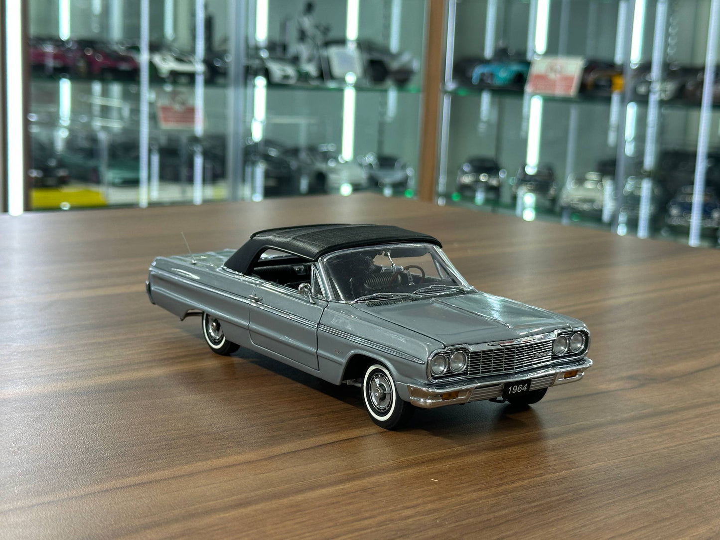 Chevrolet Impala 1964 1:24 Diecast – Silver – West Coast Precision Limited Edition