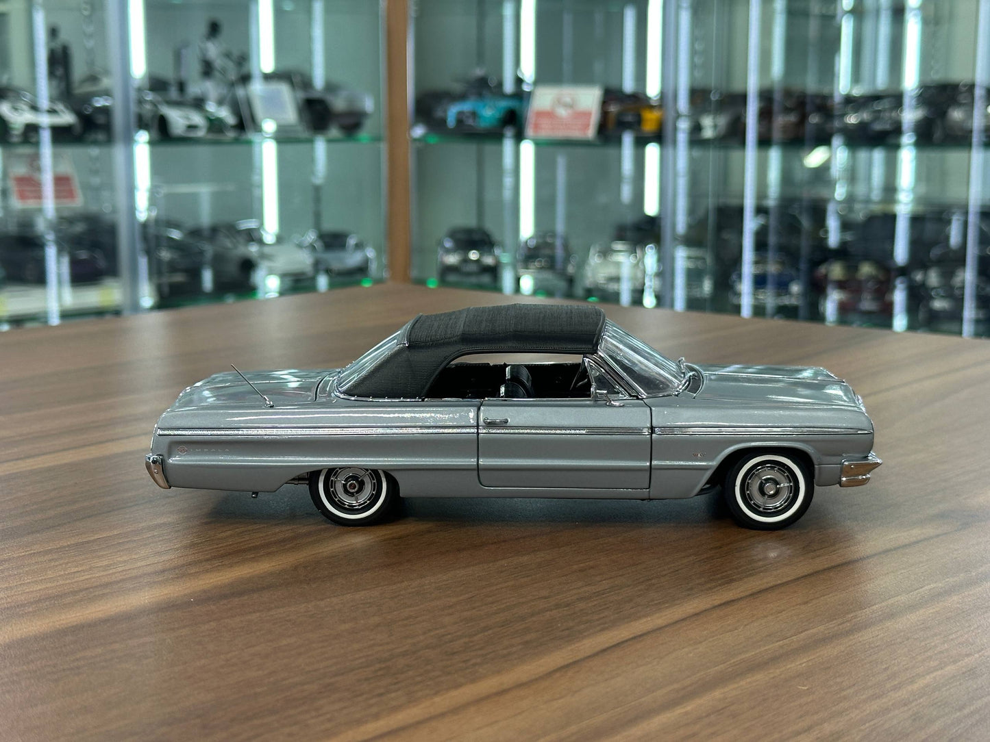 Chevrolet Impala 1964 1:24 Diecast – Silver – West Coast Precision Limited Edition