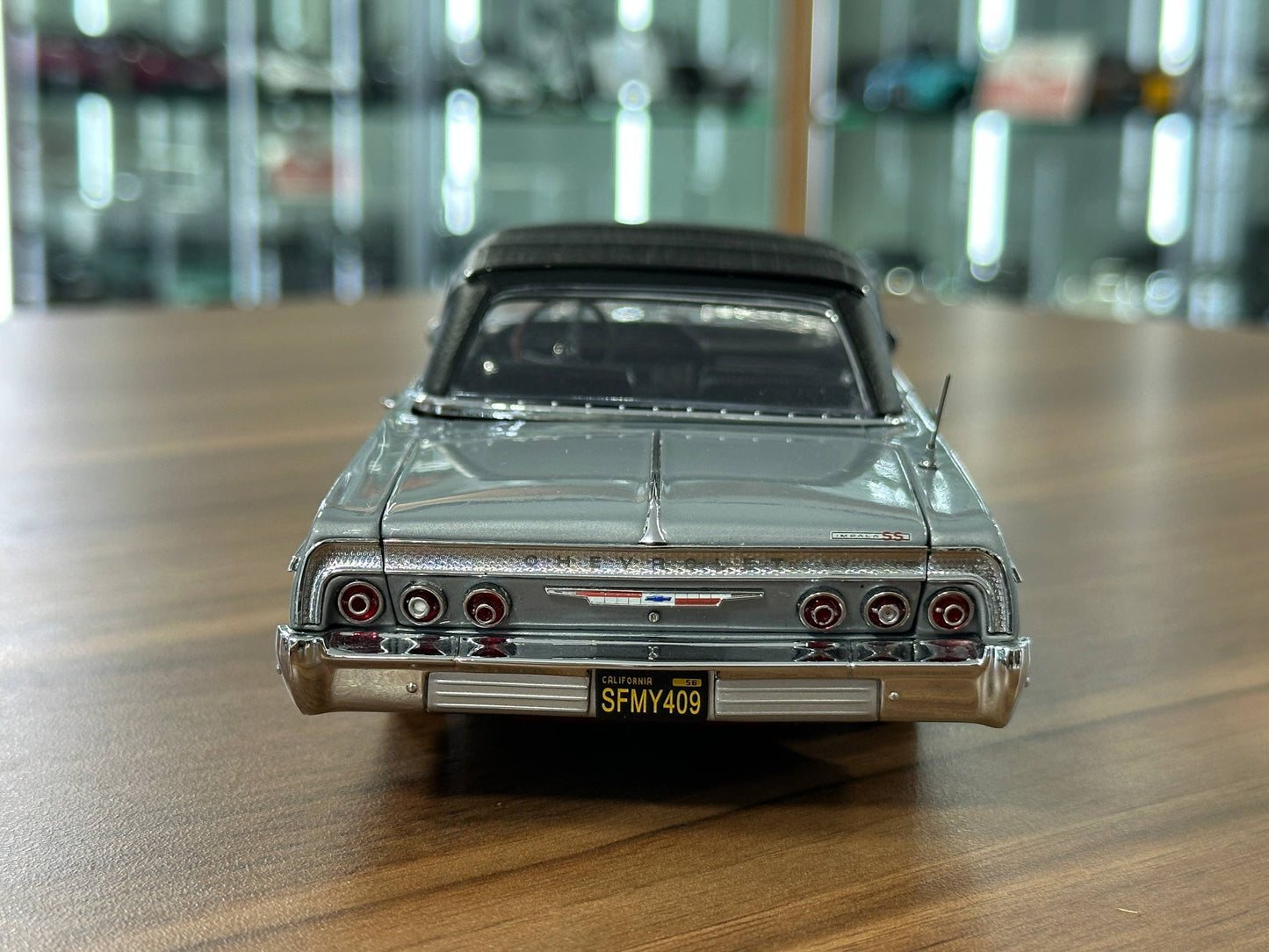 Chevrolet Impala 1964 1:24 Diecast – Silver – West Coast Precision Limited Edition