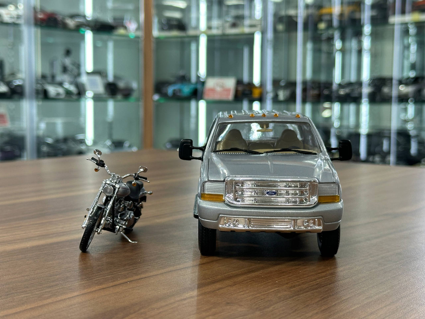 Ford F 350 2004 & Harley-Davidson bike – Dually Black – N/A Diecast Model (Full opening)