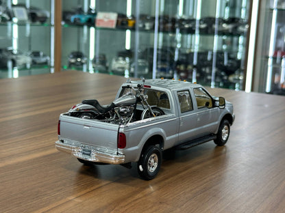 Action Racing Collectables Ford F‑250 2004 & Harley‑Davidson Bike – Silver – 1:24 Diecast Model (Full Opening, Limited Edition)