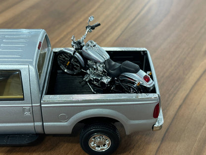 Action Racing Collectables Ford F‑250 2004 & Harley‑Davidson Bike – Silver – 1:24 Diecast Model (Full Opening, Limited Edition)