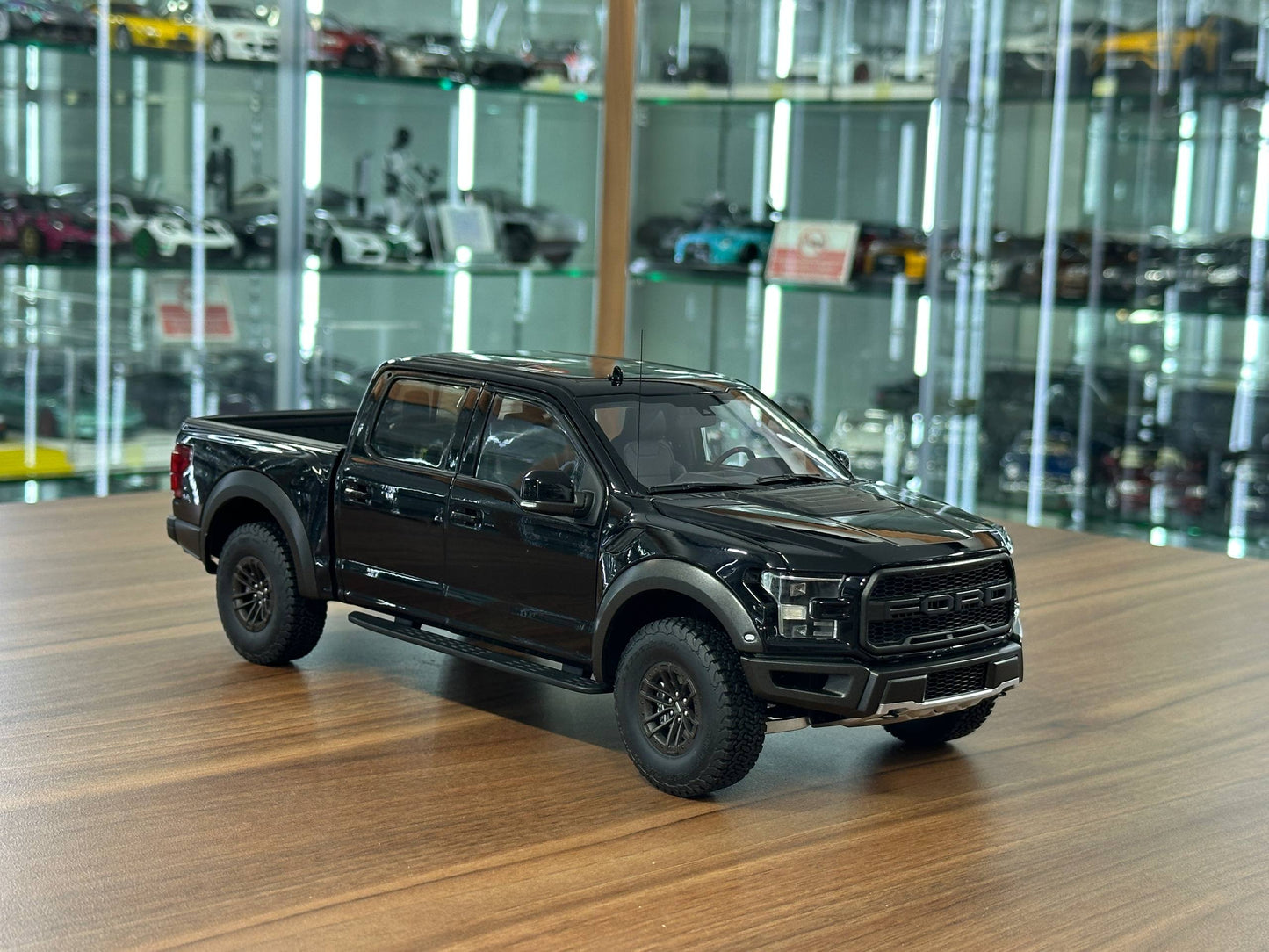 AUTOart Ford F‑150 Raptor 2019 – Black – 1:18 Diecast Metal Model (Full Opening, Limited Edition)