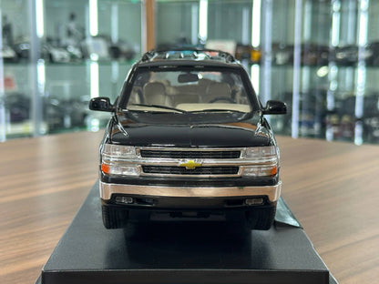 Welly Chevrolet Suburban 2001 – Black – 1:18 Diecast Metal Model (Full Opening, Limited Edition)