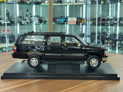 Welly Chevrolet Suburban 2001 – Black – 1:18 Diecast Metal Model (Full Opening, Limited Edition)