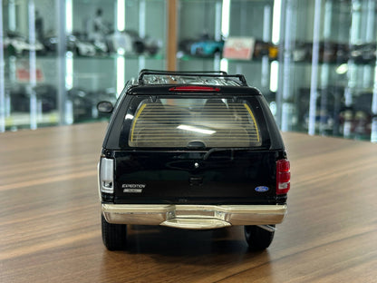 UT Models Ford Expedition Eddie Bauer 1997 – Black – 1:18 Diecast Model (Full Opening, Limited Edition)