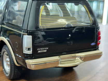 UT Models Ford Expedition Eddie Bauer 1997 – Black – 1:18 Diecast Model (Full Opening, Limited Edition)