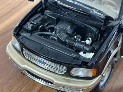 UT Models Ford Expedition Eddie Bauer 1997 – Black – 1:18 Diecast Model (Full Opening, Limited Edition)