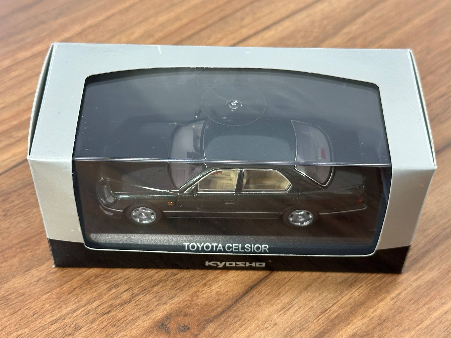 1:43 Diecast Model Kyosho Nissan Celsior (UCF21) P.I.O Tuning – Dark Green Mica