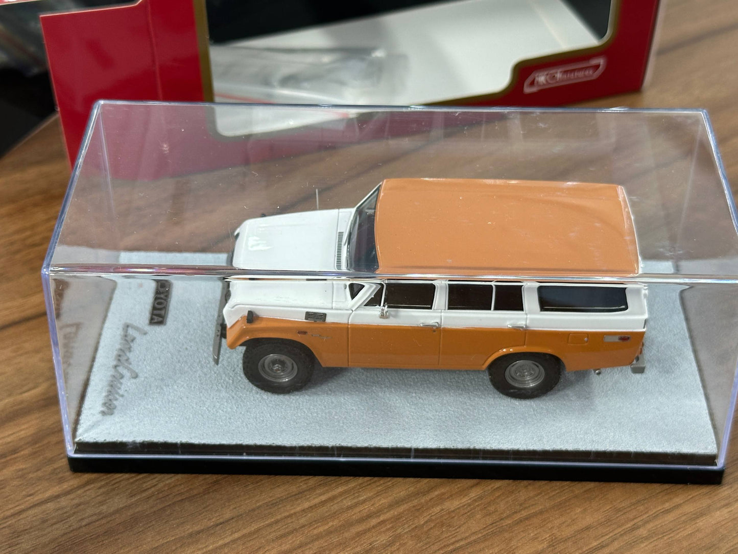 1:43 Diecast Model MK Miniatures Toyota Land Cruiser – Orange/White