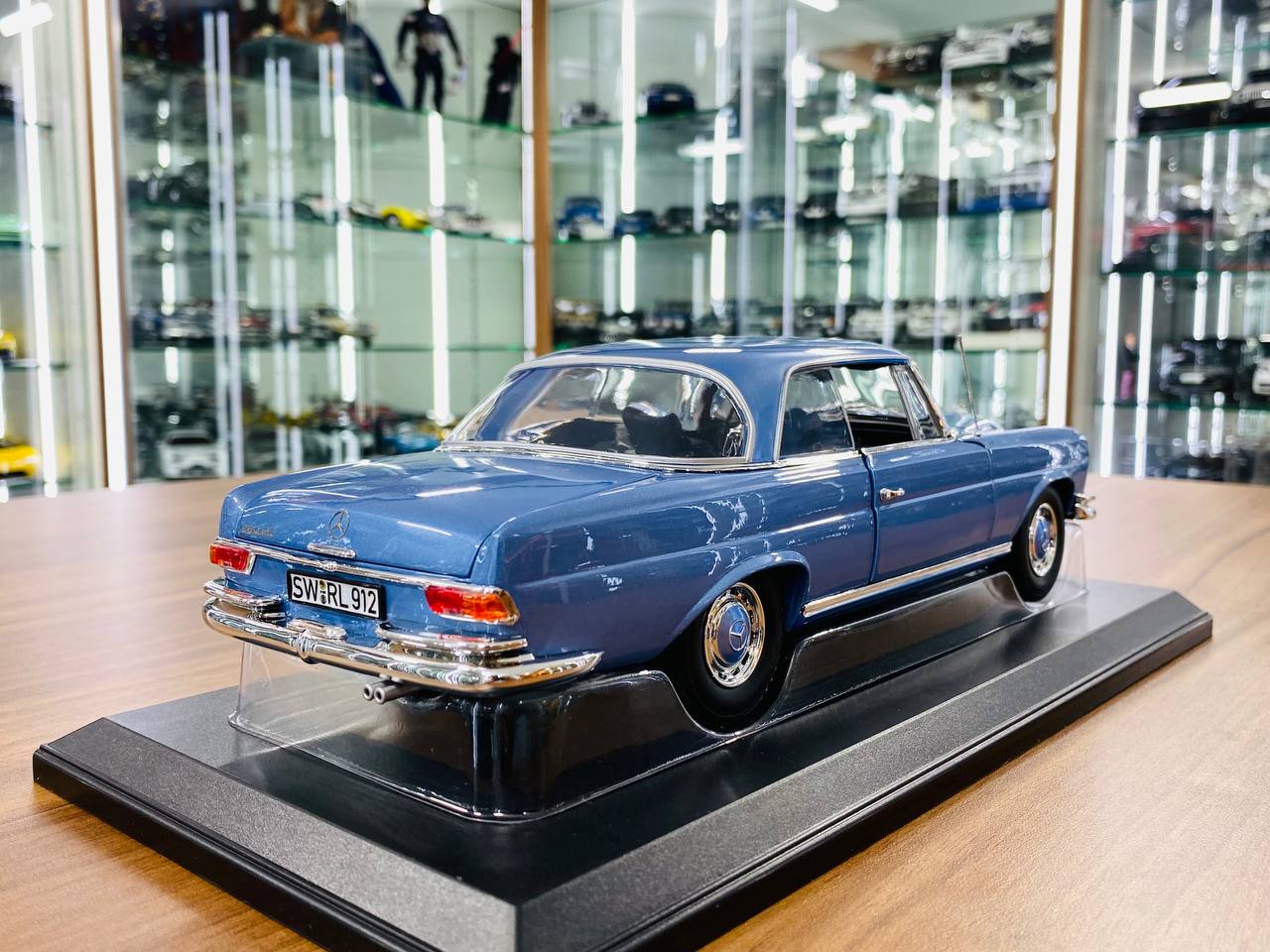 1/18 metal diecast Norev Mercedes Benz 280 SE Coupe 1969 blue Metallic scale Model Car