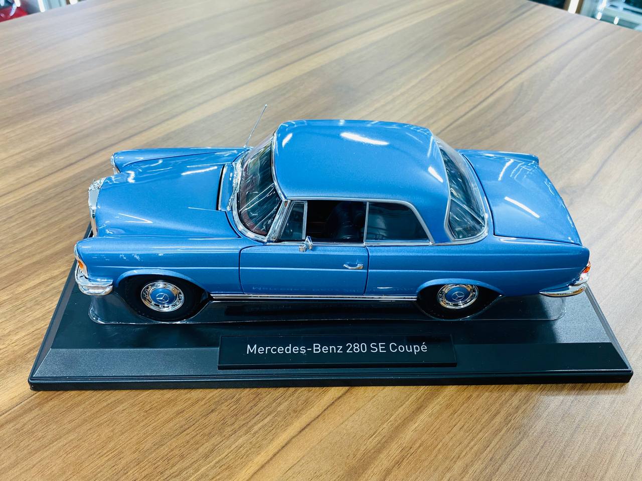 1/18 metal diecast Norev Mercedes Benz 280 SE Coupe 1969 blue Metallic scale Model Car