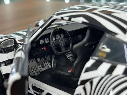 1/18 Diecast Solido Porsche 911 (964) RWB - The Zebra