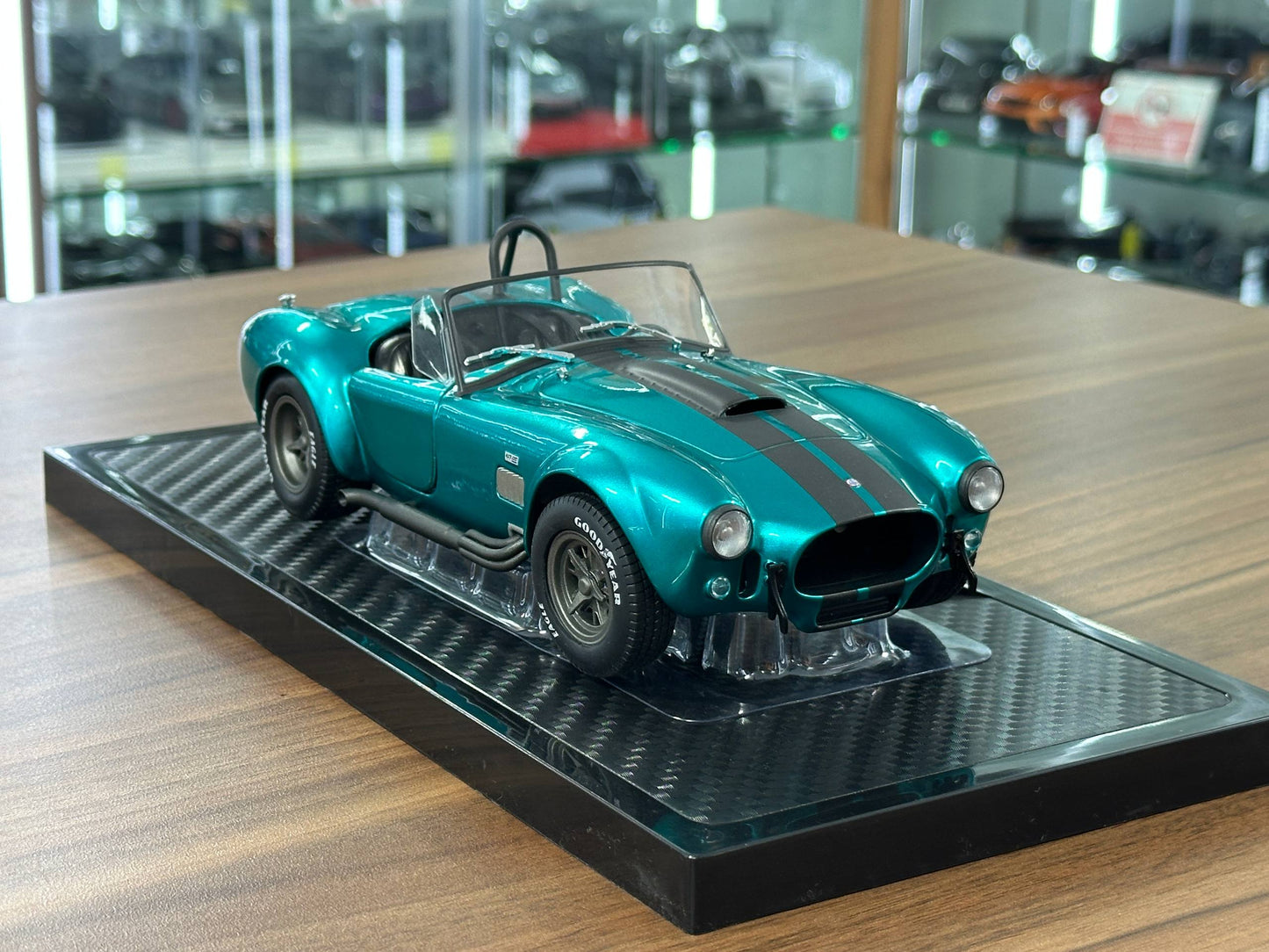 1/18 Diecast Pink Slips Shelby Cobra 427 S/C MK2 1967 in Metallic Blue